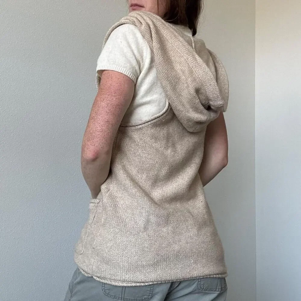 Banana republic cream knit lambswool hooded vest